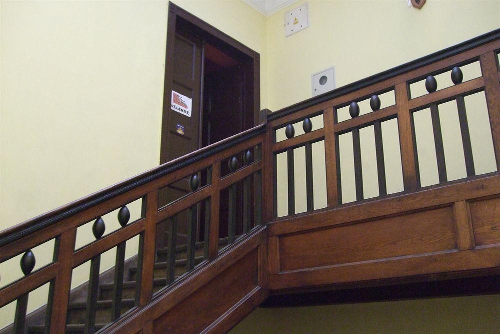 Old Walls Hostel คราคูฟ ภายนอก รูปภาพ