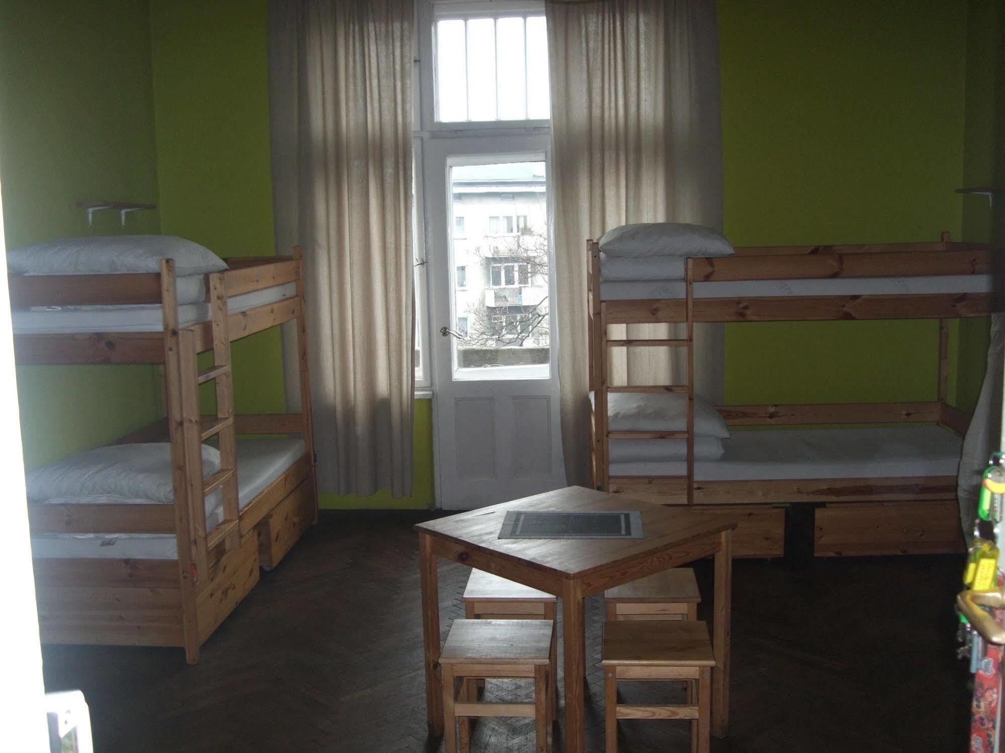 Old Walls Hostel คราคูฟ ภายนอก รูปภาพ