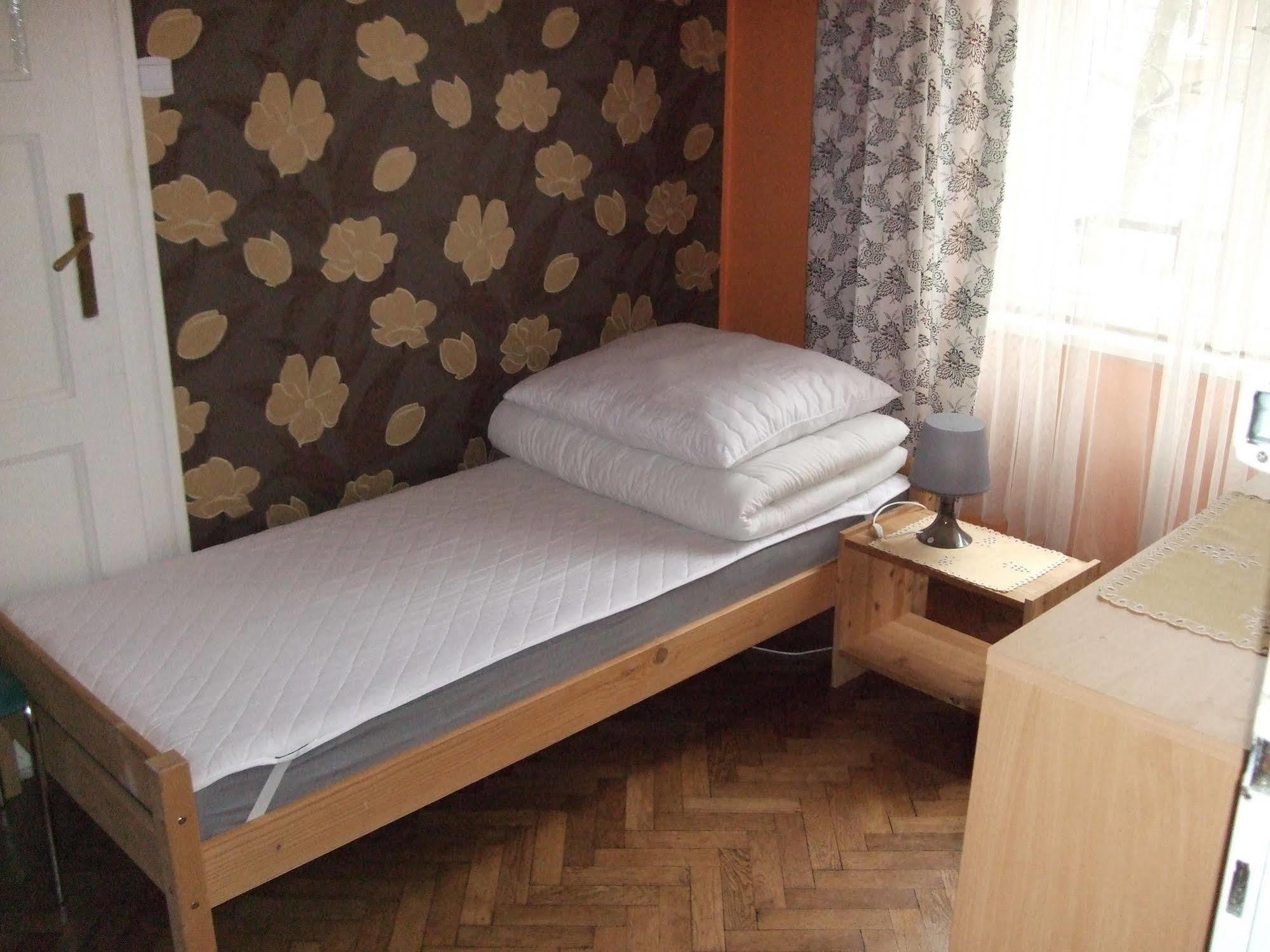Old Walls Hostel คราคูฟ ภายนอก รูปภาพ