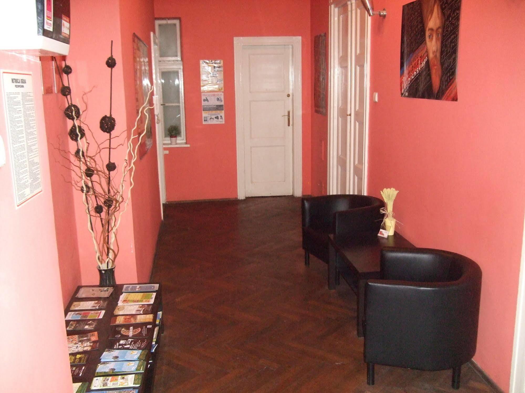 Old Walls Hostel คราคูฟ ภายนอก รูปภาพ