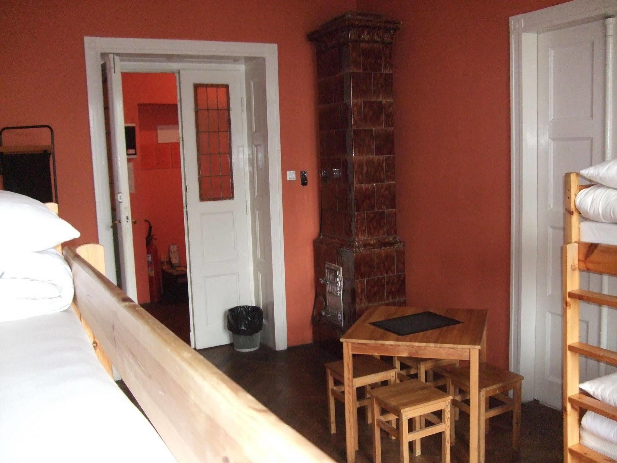Old Walls Hostel คราคูฟ ภายนอก รูปภาพ