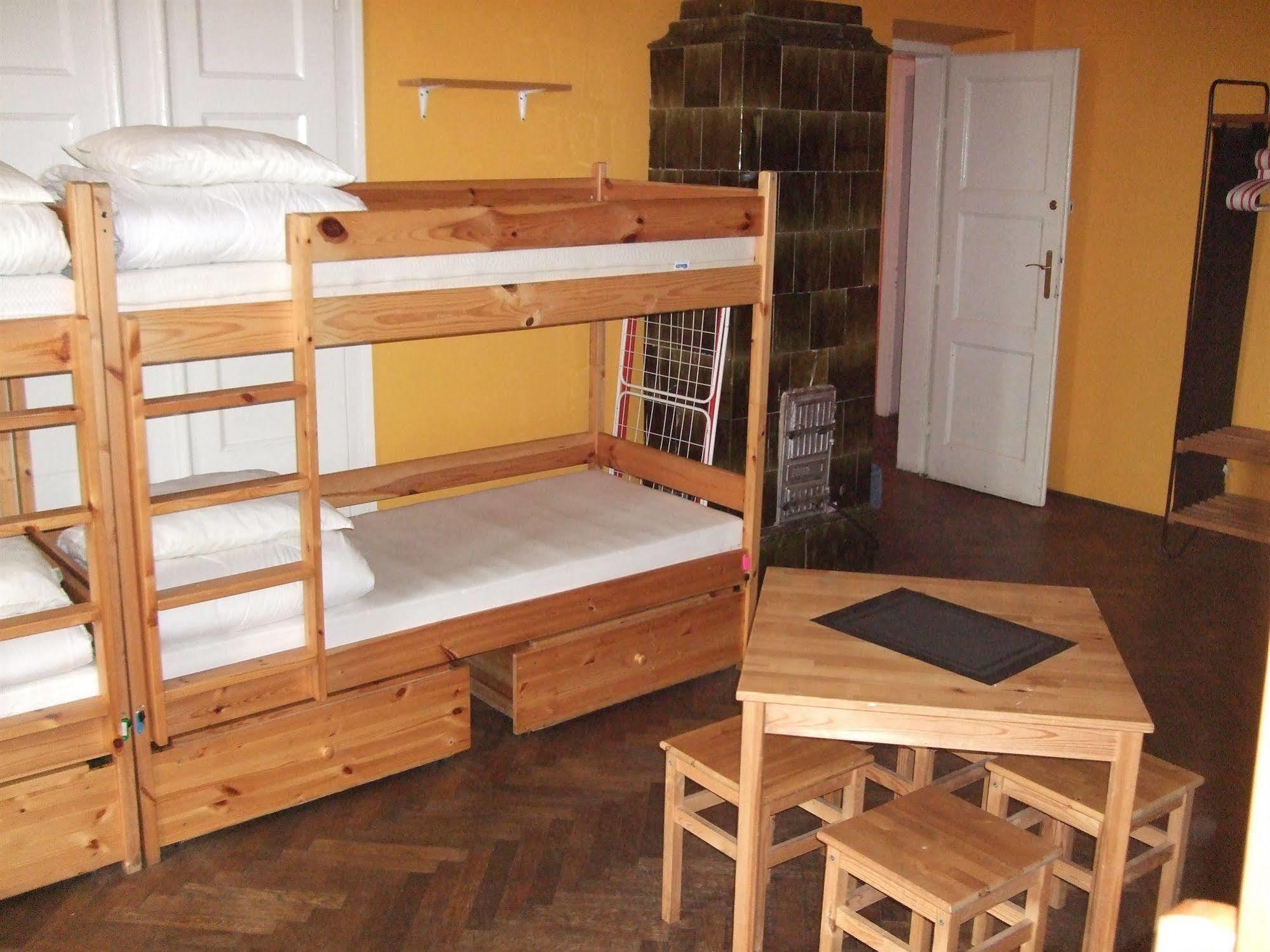 Old Walls Hostel คราคูฟ ภายนอก รูปภาพ