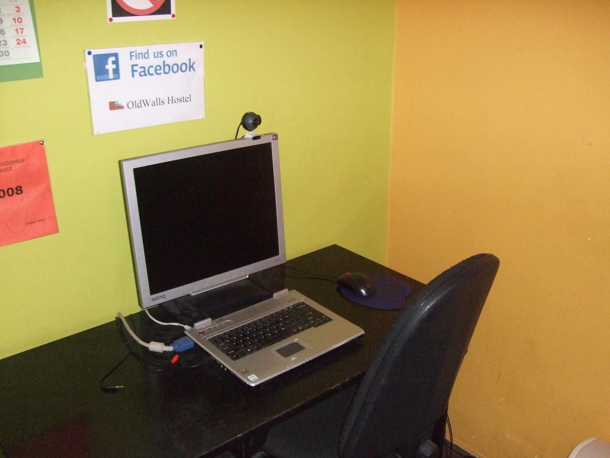 Old Walls Hostel คราคูฟ ภายนอก รูปภาพ