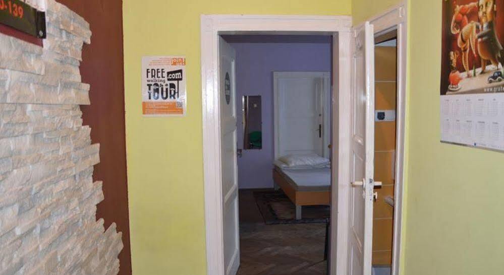 Old Walls Hostel คราคูฟ ภายนอก รูปภาพ